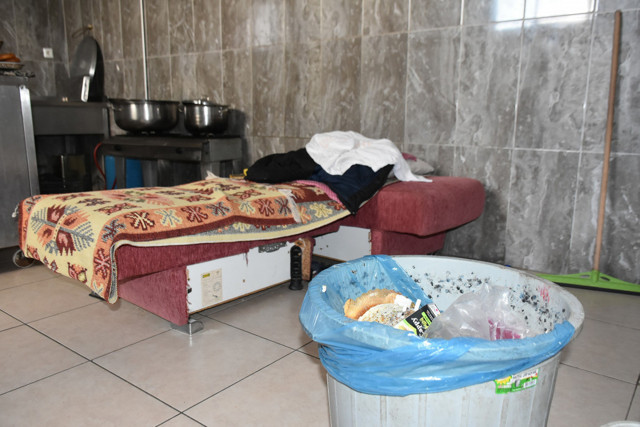 Mersin'de pastanede mide bulandıran görüntüler! Hepsine el konuldu - Resim: 1