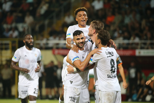 Kartal Alanya'da ağır yaralı! Alanyaspor geriden gelip Beşiktaş'ı 1 puana razı etti - Resim: 0