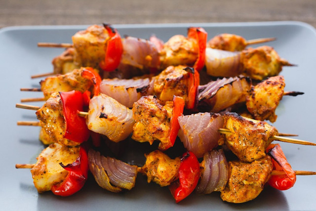 Kebapçılar bile elinizi öpecek! Beğeni rekoru kıran tavuk şiş tarifine bayılacaksınız - Resim: 2