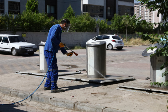 Katil sineklerle 4x4 özel yapım araçlar ile biyolojik mücadele yapılıyor - Resim: 2