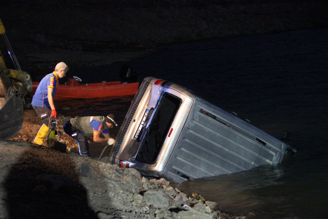 Karaman'da aracıya baraj suyuna uçtu 7 saat sonra cesedi çıkarıldı - Resim: 0