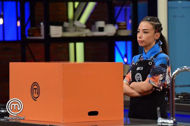 MasterChef Burcu Önal'ı görenler gözlerine inanmadı! Yeni imajı olay oldu! - Resim: 0