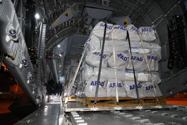 Türkiye'den Pakistan'a yardım eli! Bakanlık açıkladı: Uçaklar ulaştı! - Resim: 0