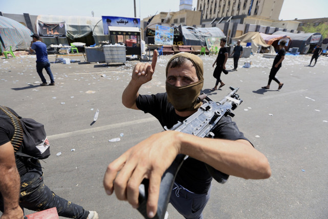 Sadr çağrı yaptı destekçileri hemen karşılık verdi! 'Batsın böyle devrim' - Resim: 2