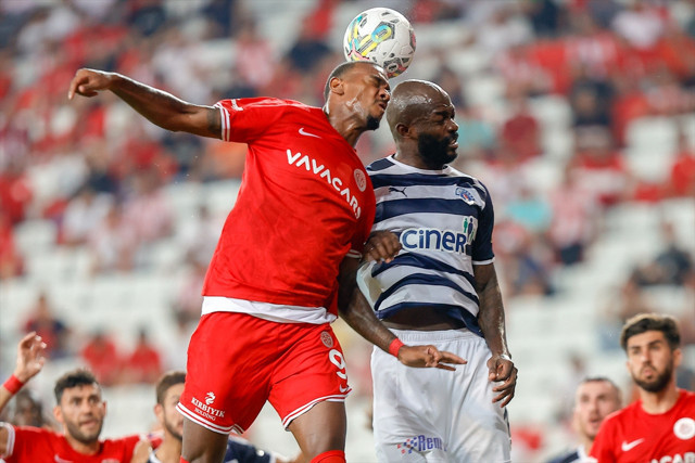 Kasımpaşa deplasmanda Antalyaspor'a iki attı, üç aldı - Resim: 1