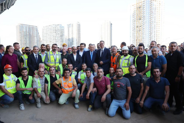 Cumhurbaşkanı Erdoğan'a Belgrad Kulesi’nde! Türk işçilerden çoşkulu karşılama - Resim: 2