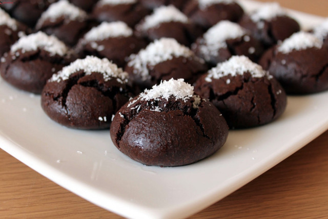 Bu kurabiyenin lezzeti dedikoduyu bile unutturuyor! İşte yemeye dalacağınız susamlı kakaolu kurabiye - Resim: 0