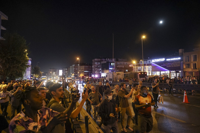 Avcılar'da 4 metrobüs birbirine girdi! Feci kazada çok sayıda yaralı var! - Resim: 7