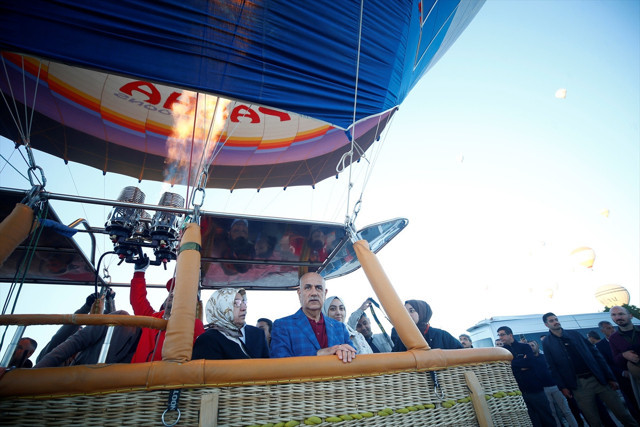 Tarım ve Orman Bakanı Vahit Kirişci Kapadokya'da yerli balon ile uçtu - Resim: 0