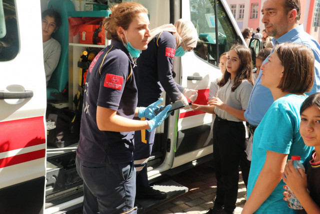 5'inci sınıf öğrencisi okula getirip sıktı! Kocaeli'de 4 öğrenci hastaneye kaldırıldı - Resim: 1