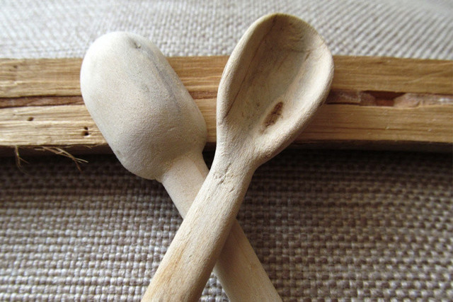 Tahta kaşıkları makineye atmayın kaynatın! Suyuna bakın gördükleriniz şok edecek! - Resim: 0