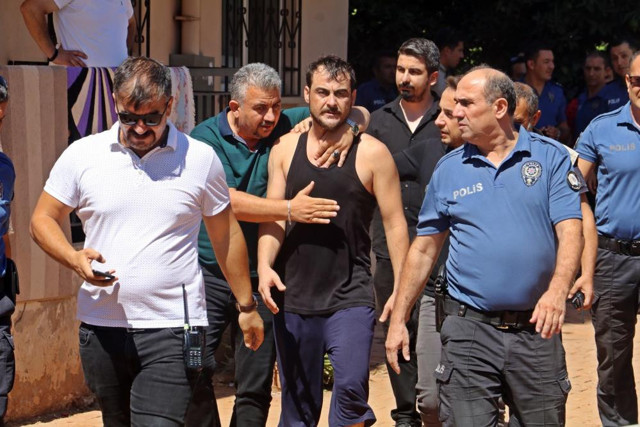 Eşi ve çocuklarını rehin alan adam yakalandı 'Karakola götüre götüre evde bıçak kalmadı' dedi - Resim: 3