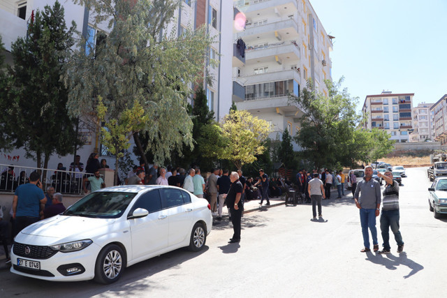 PKK'dan Suruç'ta kalleş saldırı: 1 askerimiz şehit 1 yaralı! TSK 12 teröristi etkisiz hale getirdi - Resim: 1