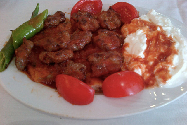 Akşama yemek yapmaya zamanı olmayanlar koşsun! Pratik çulluk köftesiyle tüm vakitiniz size kalsın - Resim: 1