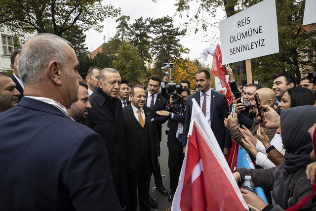 Cumhurbaşkanı Recep Tayyip Erdoğan, Avrupa Zirvesi için Çekya'da! Büyükelçi Egemen Bağış karşıladı - Resim: 2