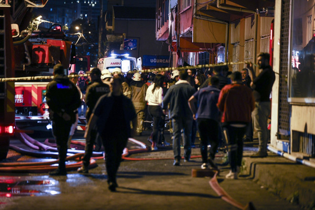 Kadıköy'deki patlamadan acı haber! Vali Yerlikaya açıkladı: 3 kişi hayatını kaybetti - Resim: 7