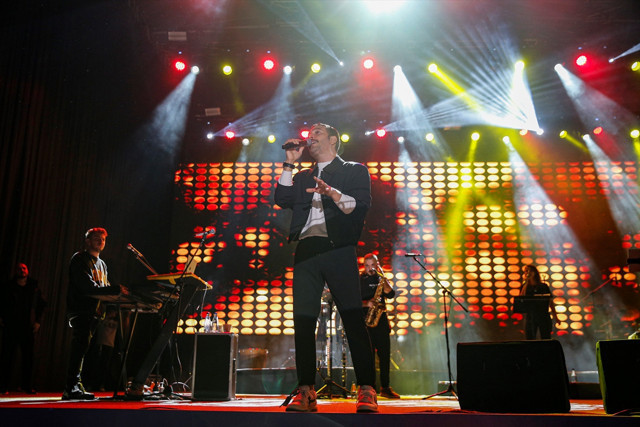 Oğuzhan Koç'un yeni imajı sosyal medyayı salladı! 'Demet görse tanıyamaz bu ne?" - Resim: 2