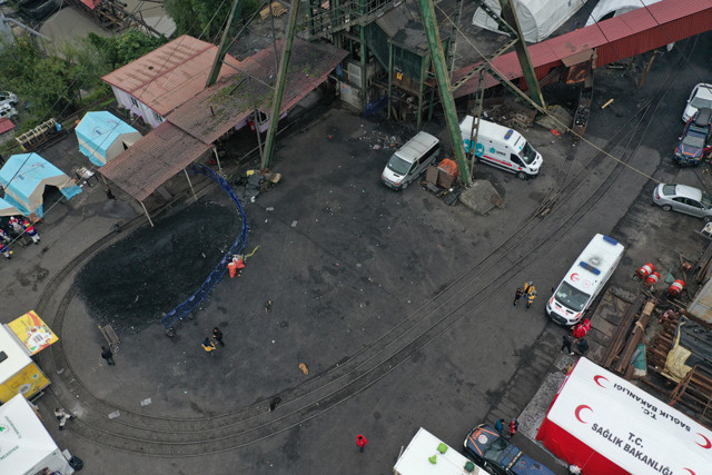 Bartın'daki faciayla ilgili son dakika gelişmesi! Yangın devam ediyor, alanı kapatma kararı çıktı - Resim: 0