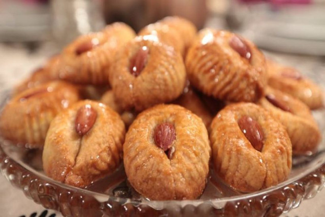 Yemeye doyum olmaz badem tatlısı tarifi müptelası olacaksınız! - Resim: 0