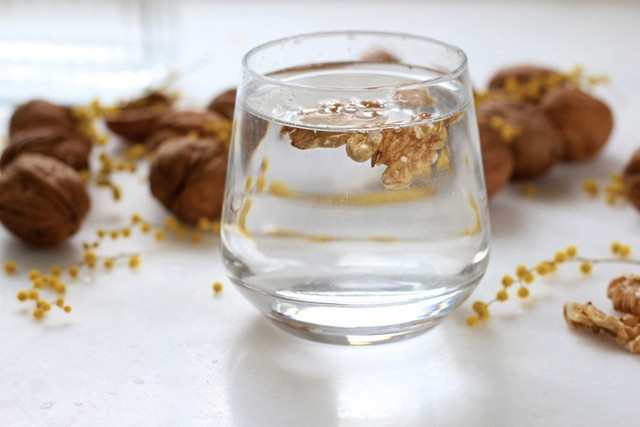 Dişteki tartarları anında dökecek karışım ceviz suyu ile yapılıyor - Resim: 1