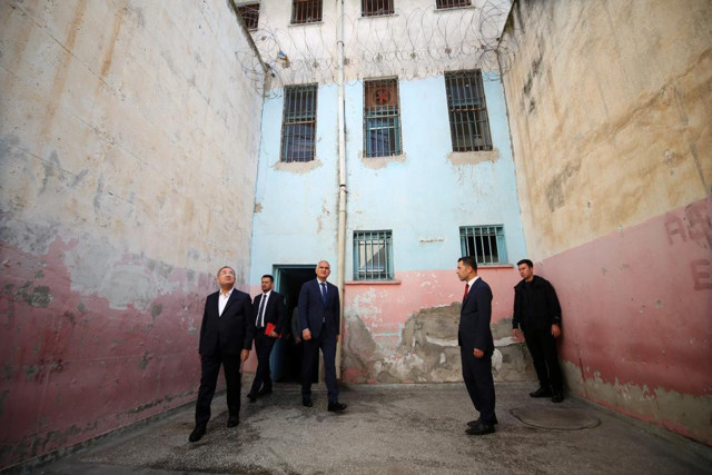 Cumhurbaşkanı Erdoğan talimat verdi! Diyarbakır Cezaevi'ne kilit vuruldu: Tarihi anlar böyle görüntülendi - Resim: 4