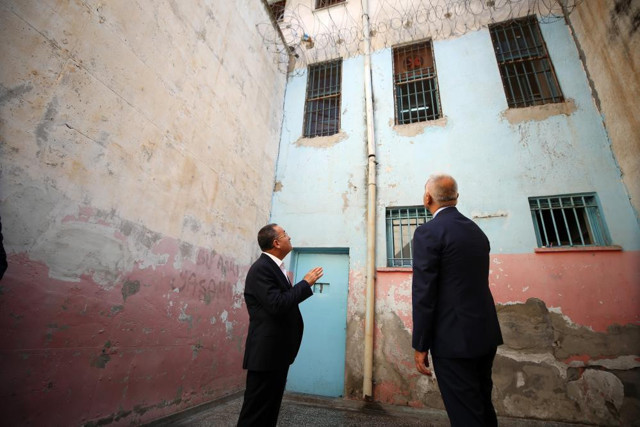 Cumhurbaşkanı Erdoğan talimat verdi! Diyarbakır Cezaevi'ne kilit vuruldu: Tarihi anlar böyle görüntülendi - Resim: 5