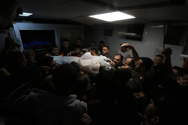 İsrail askerleri Batı Şeria'da saldırdı! Çok sayıda Filistinli yaralandı ölenler var - Resim: 1