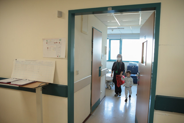 Dünyada çok nadir görülüyor! Nakil sayesinde hayata tutundu: İlk kez yumurta ve et yedi! - Resim: 2