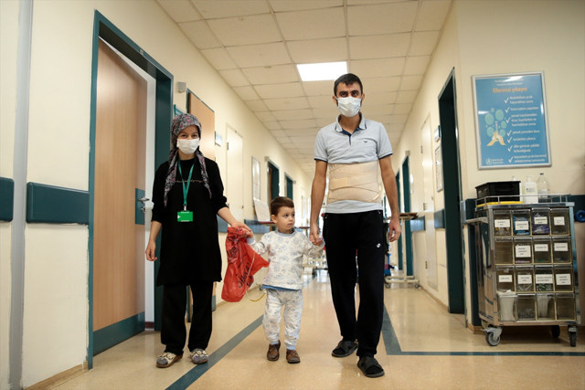 Dünyada çok nadir görülüyor! Nakil sayesinde hayata tutundu: İlk kez yumurta ve et yedi! - Resim: 4