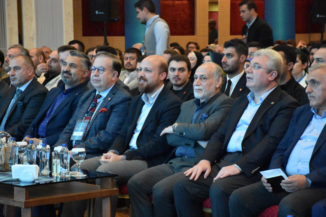 Bilal Erdoğan'dan dikkat çeken çıkış! Çocuklar Erdoğan'ın 20 yıllık hizmetlerini kanıksadı, kıymetini bilmiyor - Resim: 1