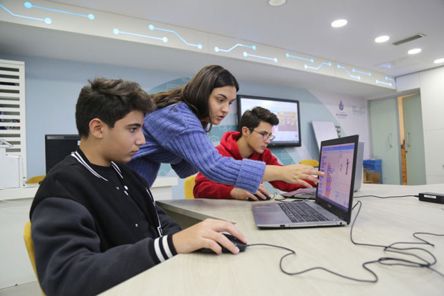 İBB Teknoloji Atölyelerinde 1320 öğrenci eğitim görecek - Resim: 1