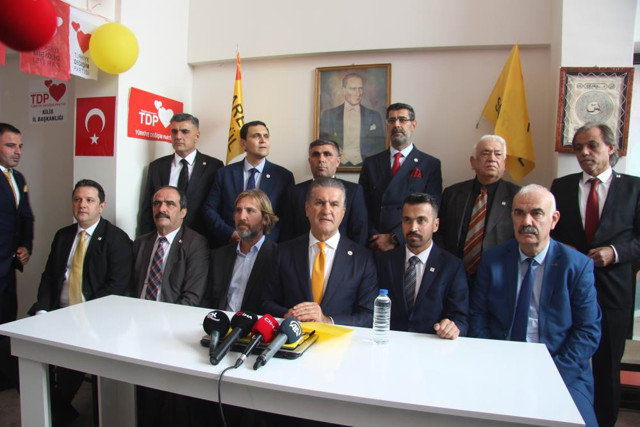 TOGG açılış törenine katılan Sarıgül'den eleştirilere zehir zemberek cevap: "Bazı okumuş cahiller..." - Resim: 0