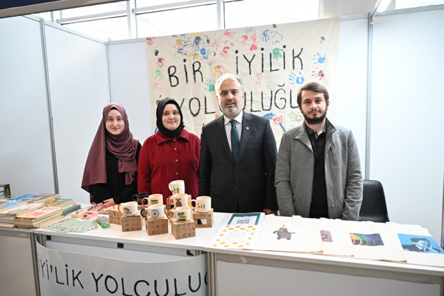 Bursa'da kitap şöleni başladı! Bursa Büyükşehir Belediyesi düzenledi - Resim: 1