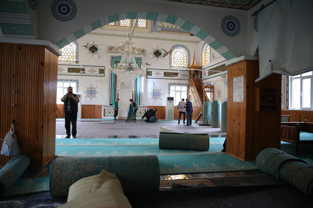 Depremde büyük hasar gördü! O cami için yıkım kararı - Resim: 1