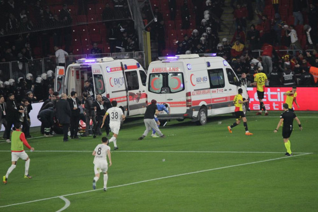 Göztepe Altay maçında sis ve işaret fişeğinin stadyuma nasıl sokulduğu ortaya çıktı - Resim: 2