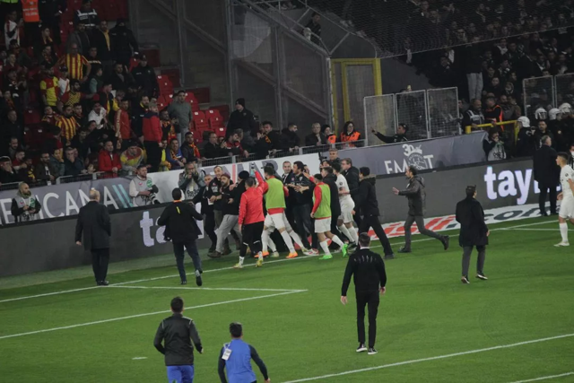 TFF resmen açıkladı! Olaylı Göztepe Altay maçının faturası belli oldu - Resim: 9