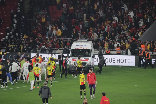 TFF resmen açıkladı! Olaylı Göztepe Altay maçının faturası belli oldu - Resim: 12