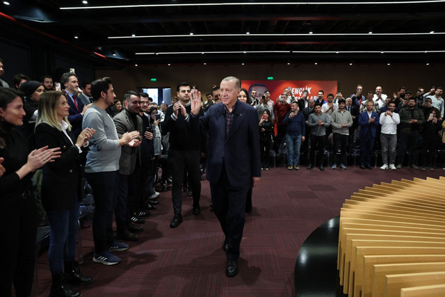 Erdoğan'dan Samsun'da başörtüsü için referandum çağrısı: Parlamentoda çözülmezse çözümün yeri millet - Resim: 0