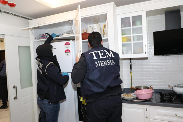 Yılbaşında eylem yapacaklardı! DEAŞ'a şafak operasyonu: Sahte kimlikle yakalandı - Resim: 0