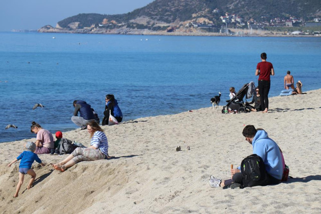 Yılın son günü Alanya sahillerine bakın! Görüntüler şaşırttı - Resim: 0