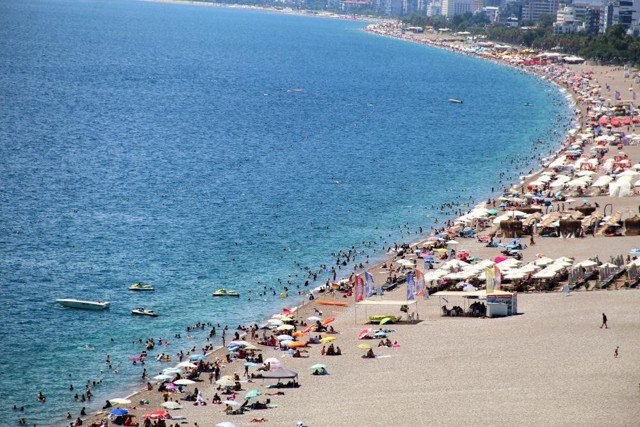 Antalya'ya turist akını! 2023'ün ilk gününde sıralama değişti, Ruslar yeniden zirvede - Resim: 4