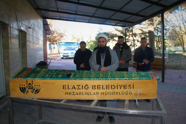 Yapayalnız bıraktıkları kızları ölen aile cenazeyi bile kabul etmedi - Resim: 0