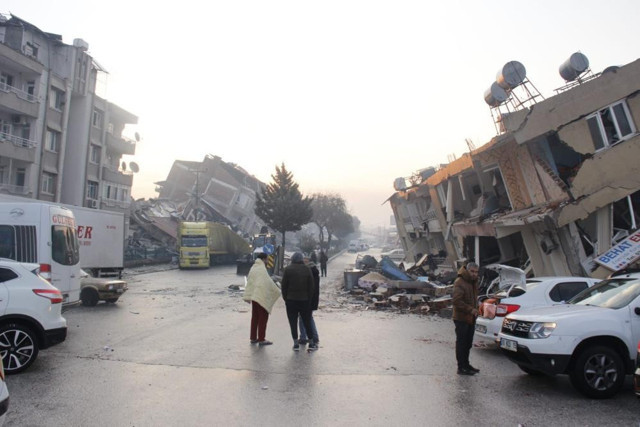 Depremde umudun sembolü: Hatay’da iki aylık bebek saatler sonra kurtarıldı! - Resim: 2