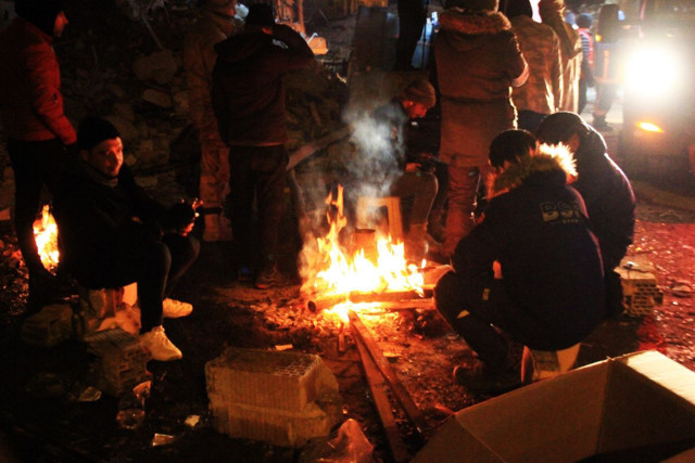 Deprem felaketinde 5. gün! 90 saat sonra gelen mucizeler, depremden son dakika haberler... - Resim: 0