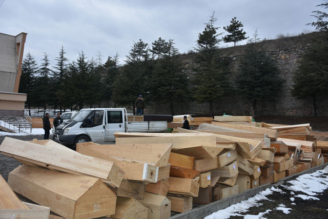 Kahreden fotoğraf! Hepsi deprem bölgesine gidecek - Resim: 0