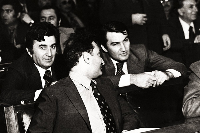 Deniz Baykal vefat etti! CHP lideri Kemal Kılıçdaroğlu açıkladı! Deniz Baykal kimdir eşi ve çocukları... - Resim: 6