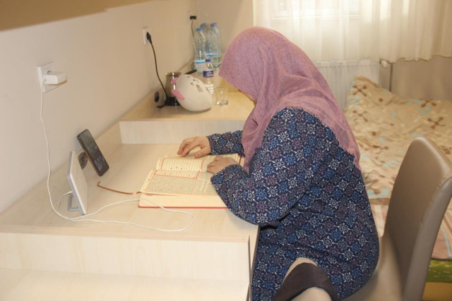 Depremin en acı yüzünü ağlayarak anlattı: "Gece sahur yapmak için kalktım, bir bardak su içip..." - Resim: 2