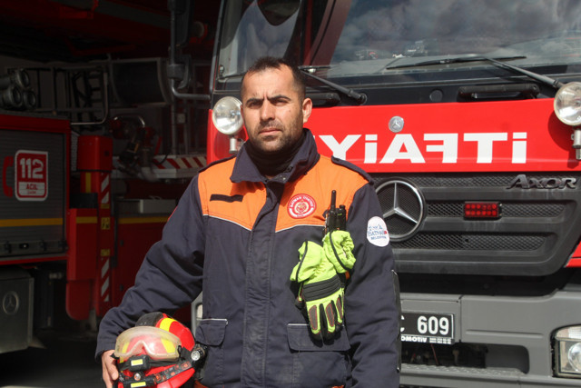 KYK yurdunda kalan itfaiyeci, cebindeki son parayı not yazıp bıraktı - Resim: 0