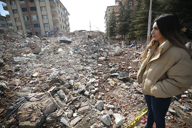 'Takma diş' ikinci depremde enkaz altında kalmaktan kurtardı 99 depreminden kaçmıştı - Resim: 0