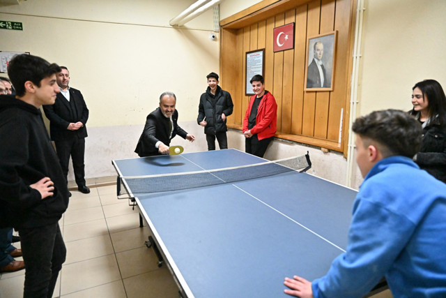 Deprem bölgesine anlamlı destek; Bursa Büyükşehir'in Başkanı Alinur Aktaş, liseli gençlerle buluştu - Resim: 4